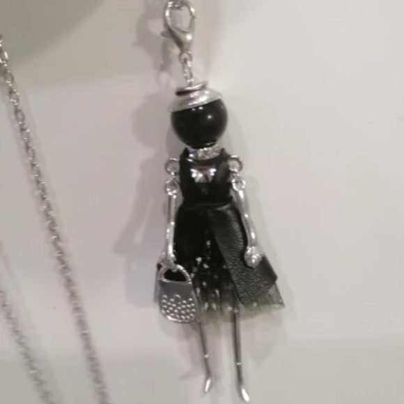 New Artisan Poshmark Shopper Sterling Silver Cloth White Sapphire Doll Necklace - Picture 8 of 10